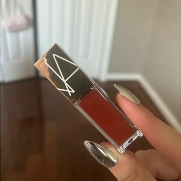 NWOT Nars Aragon Lip shine mini - Picture 2 of 3